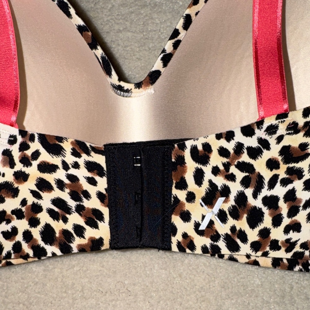 Knix Betsy Johnson X - V neck Leopard Print Bra with Red Straps. Size 7+ - Picture 3 of 4